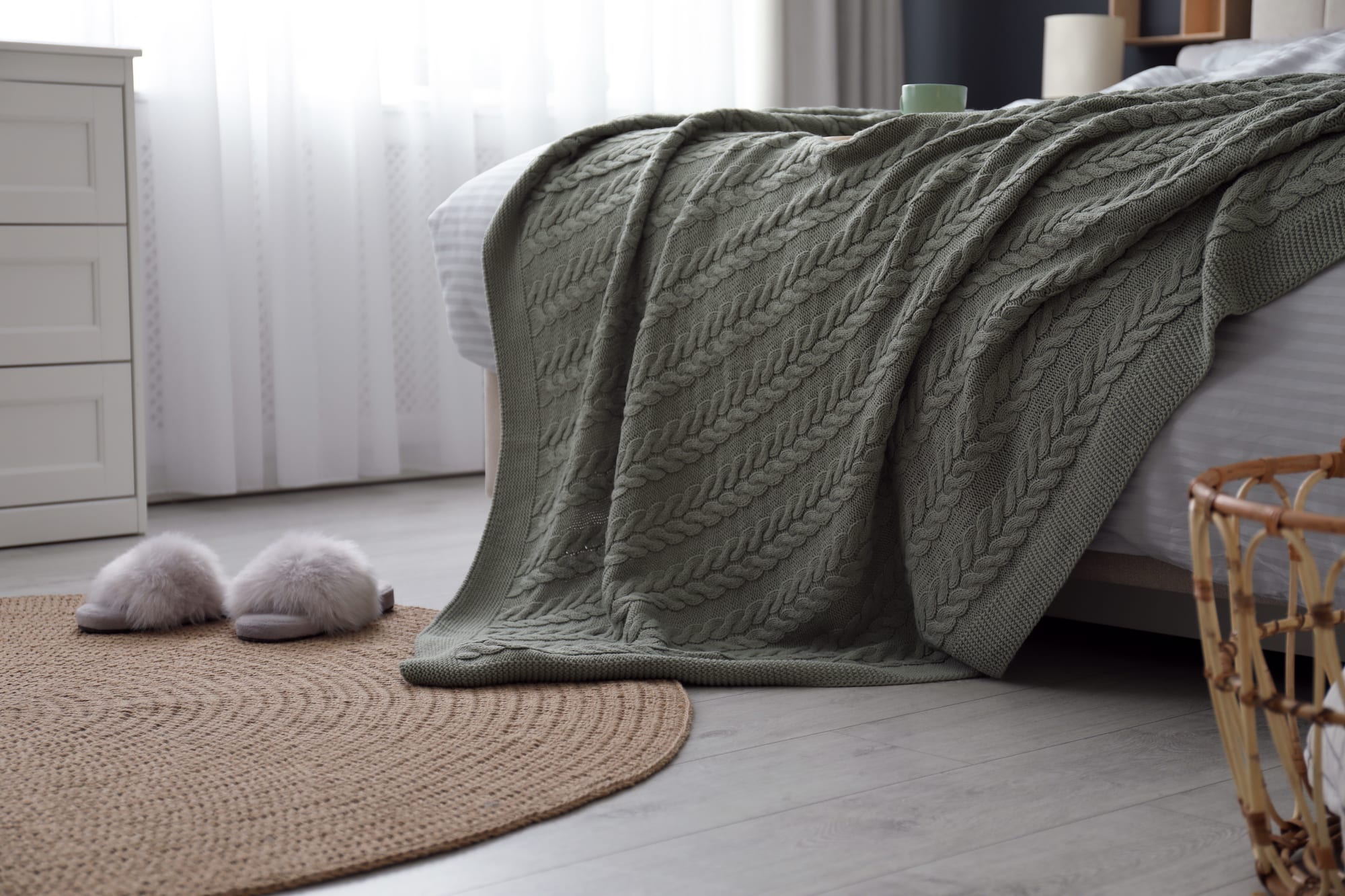 The 12 Best Throw Blankets To Stay Cozy This Winter | HomeIdeas